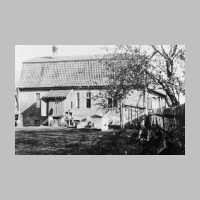 029-0001 Das Wohnhaus vom Anwesen Buttgereit in Gross Michelau von der Hofseite im Jahre 1943 .jpg